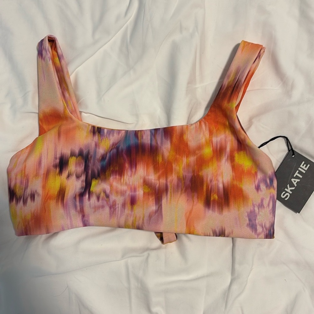 Skatie Chanel Bikini top in Eze size Medium